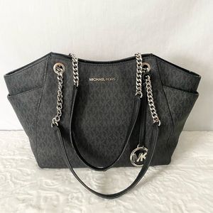 EUC Michael Kors Jet Set crescent tote